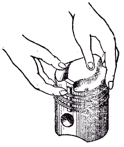 Использование металлических пластинок из жести или фольги для облегчения сборки и снятия поршневого кольца