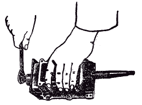 Выпрессовка коленчатого вала мотора Ветерок специальным съемником